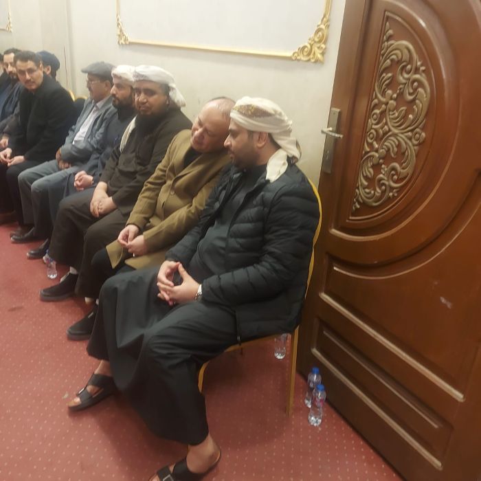 وكيل محافظة إب الشيخ عارف الواصلي يستقبل المعزين بوفاة والدته في القاهرة